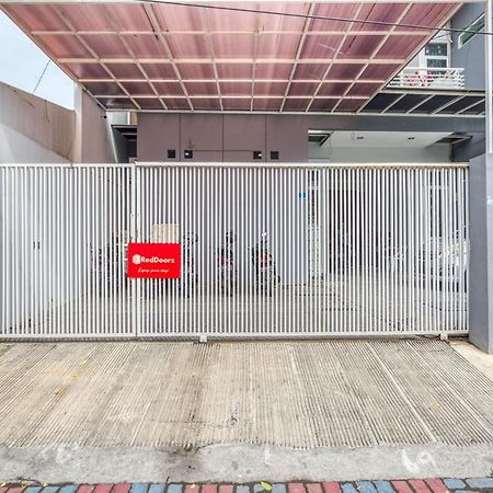 Reddoorz Near Surabaya Zoo Exterior foto