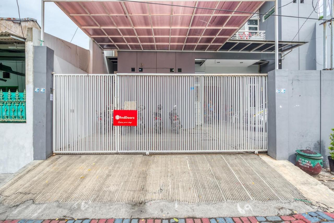 Reddoorz Near Surabaya Zoo Exterior foto