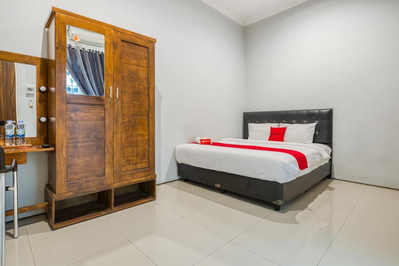 Reddoorz Near Surabaya Zoo Exterior foto